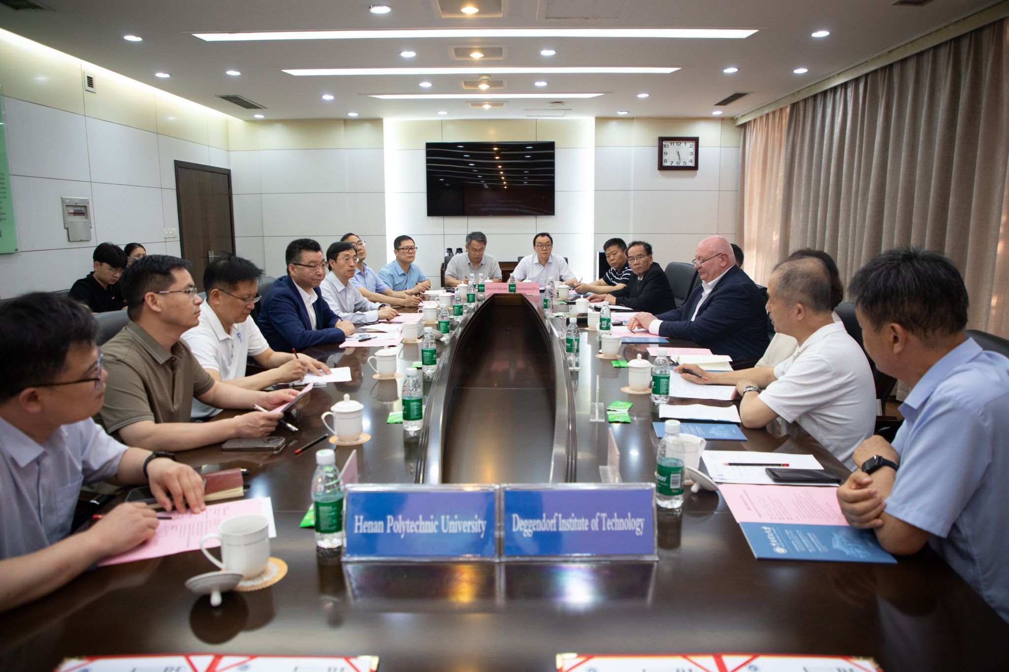 座谈会现场.jpg