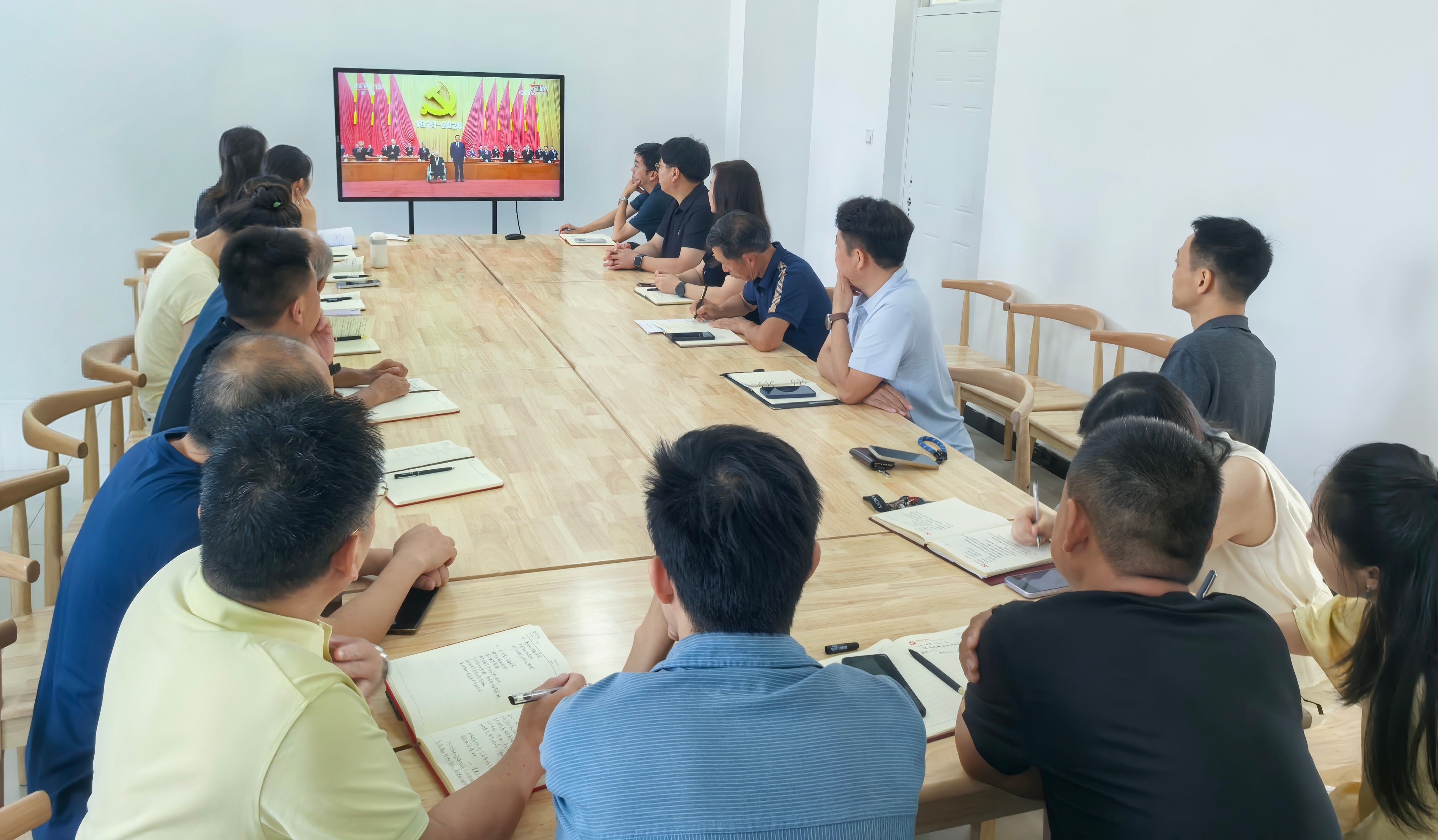 郑州校区管委会.jpg